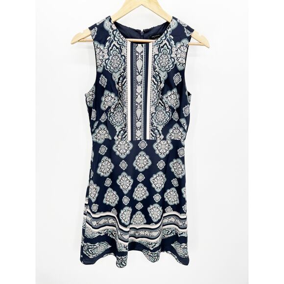 Ann Taylor Medallion Print Sleeveless Blue Cream Shift Dress Women's Size 4 - Picture 10 of 10